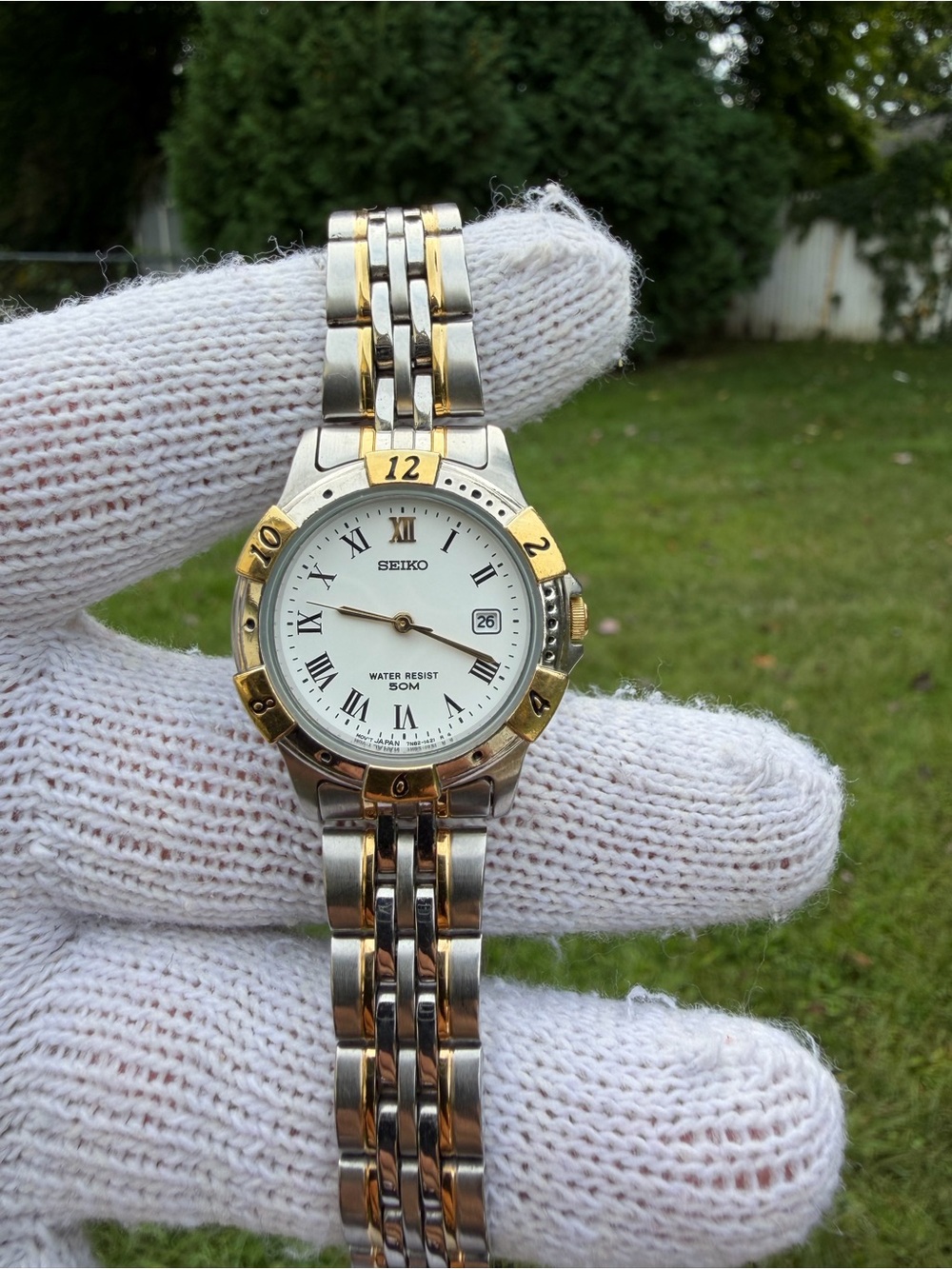 Vintage Seiko Two-Tone Ladies Watch White Roman Numeral Dial Date 7N82-0610 5BAR